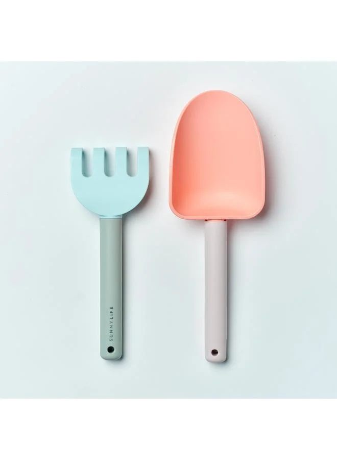 SUNNY LIFE Sand Spade & Rake Apple Sorbet Multi